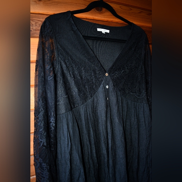 Lace Babydoll Dress In Black - Picture 6 of 10